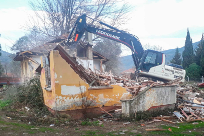 Karacabey’de 2 metruk bina daha ortadan kaldırıldı