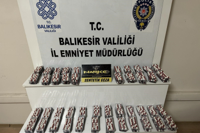 Polisin durdurduğu araç uyuşturucu deposu çıktı