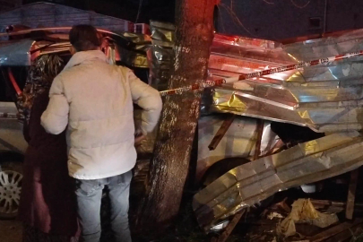 İstanbul'da otomobil inşaat alanına girdi: 3 yaralı