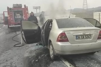 Bursa'da seyir halindeki otomobil alev aldı