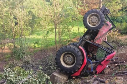 Taklalar atan traktör şaha kalktı: 1 yaralı