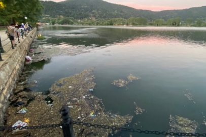 Turistik göl çöplüğe döndü