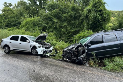 Sakarya'da feci kaza! 6 yaralı