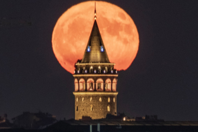 Dolunay İle Galata kulesi buluştu