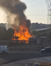 Ahır alev alev yandı, hayvanlar son anda kurtarıldı