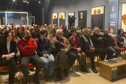 Bursa Bellek kent söyleşilerinin ilk konuğu Ezel Akay'dan Bursa için öneriler...