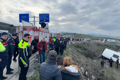 Bursa'da servis şarampole uçtu 15 yaralı...