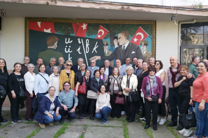 Bursa Atatürk Lisesine Miting Havasında Mezunlardan Veda!