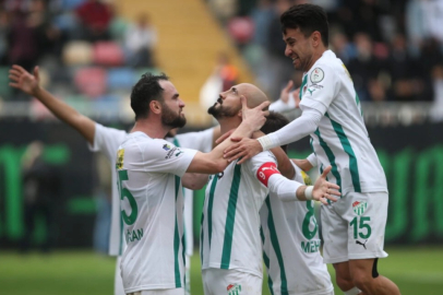 Bursaspor'da Benzin Bidonuyla Yangına Gidenler Var...